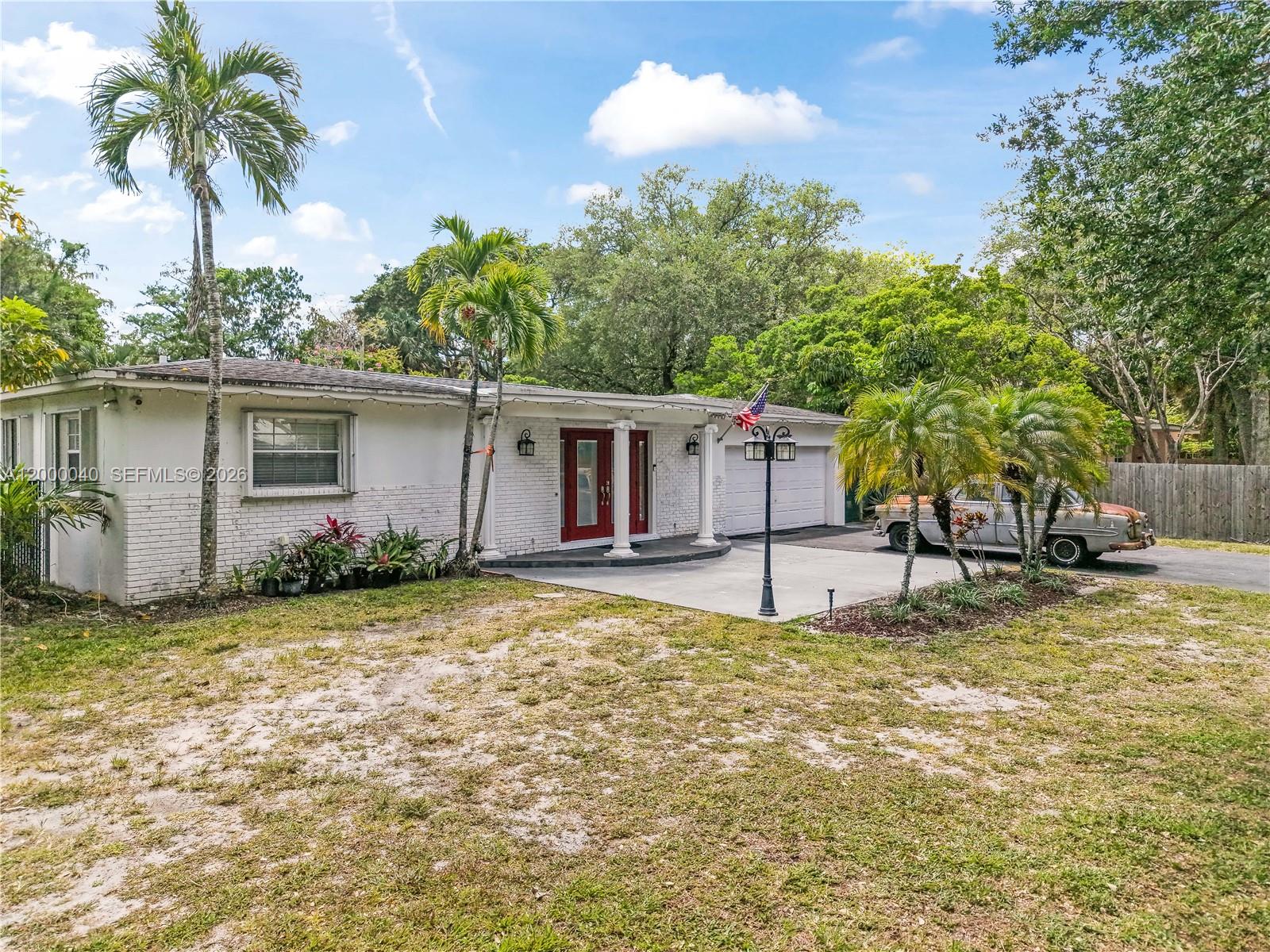 COUNTRY CLUB ESTATES UNIT - Residential