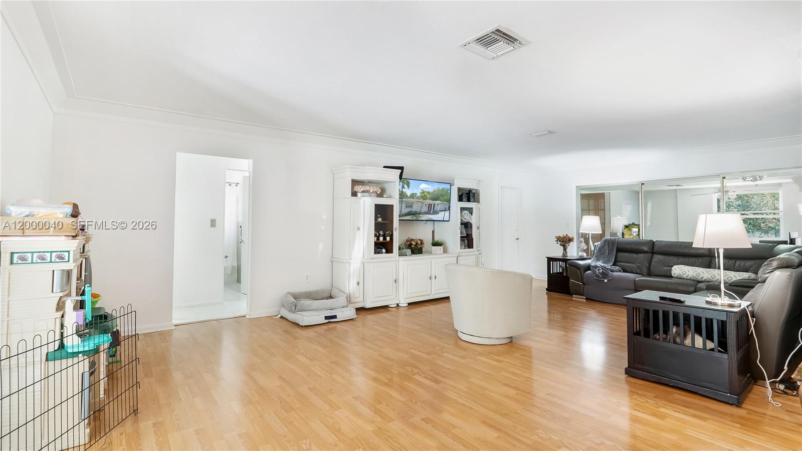 COUNTRY CLUB ESTATES UNIT - Residential