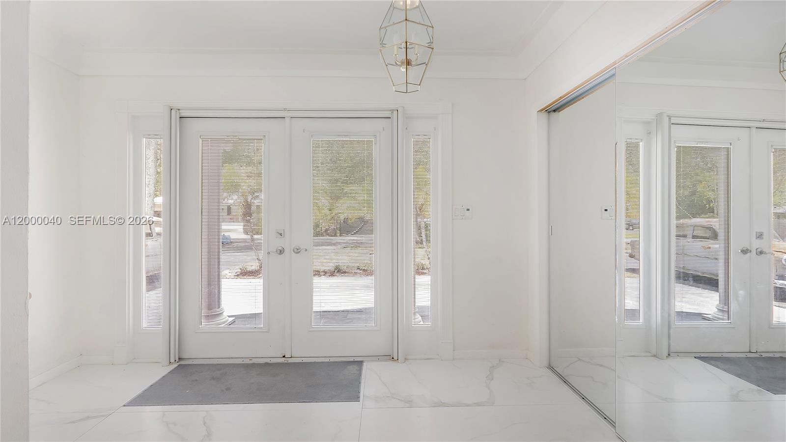 COUNTRY CLUB ESTATES UNIT - Residential