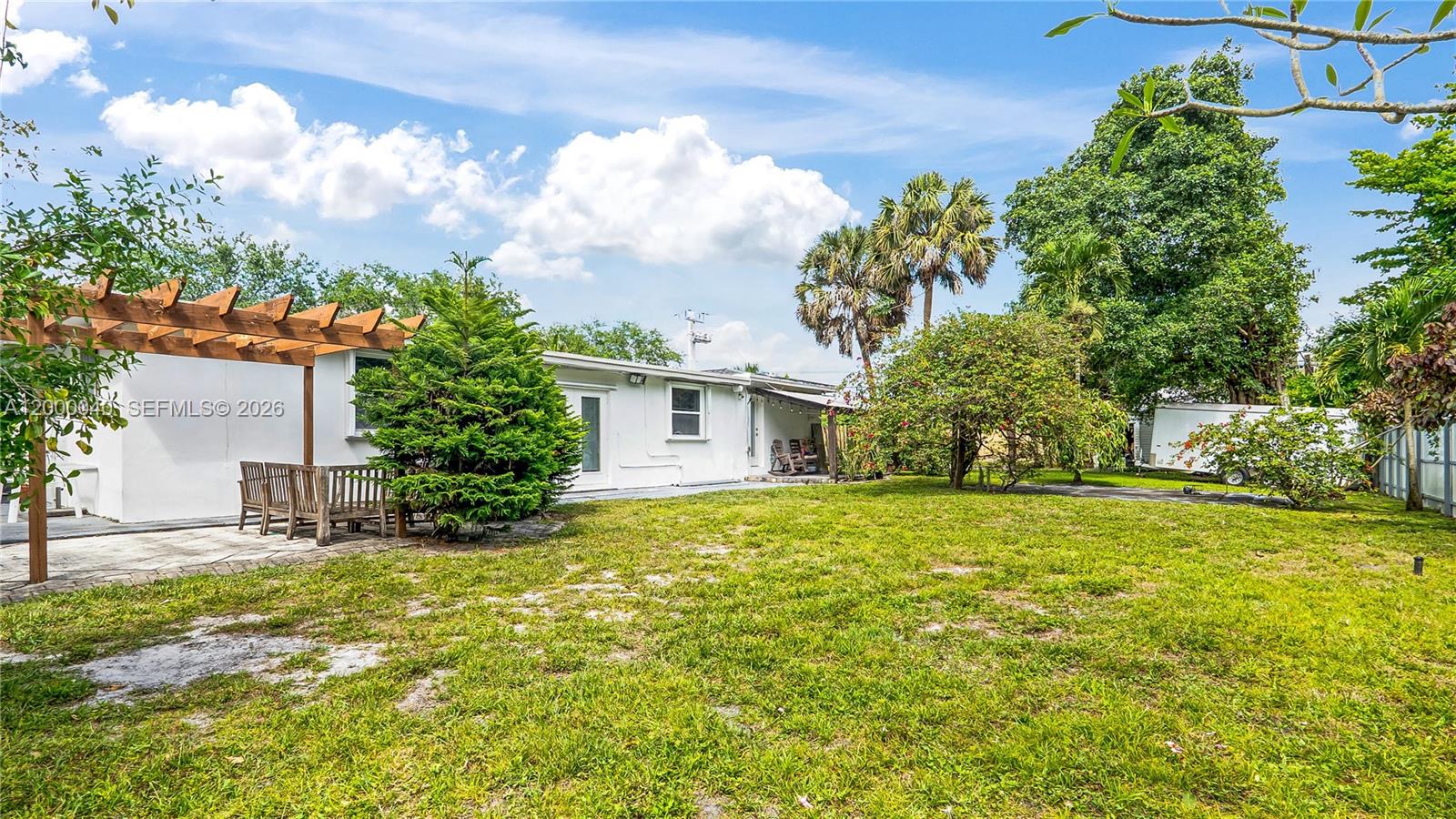 COUNTRY CLUB ESTATES UNIT - Residential