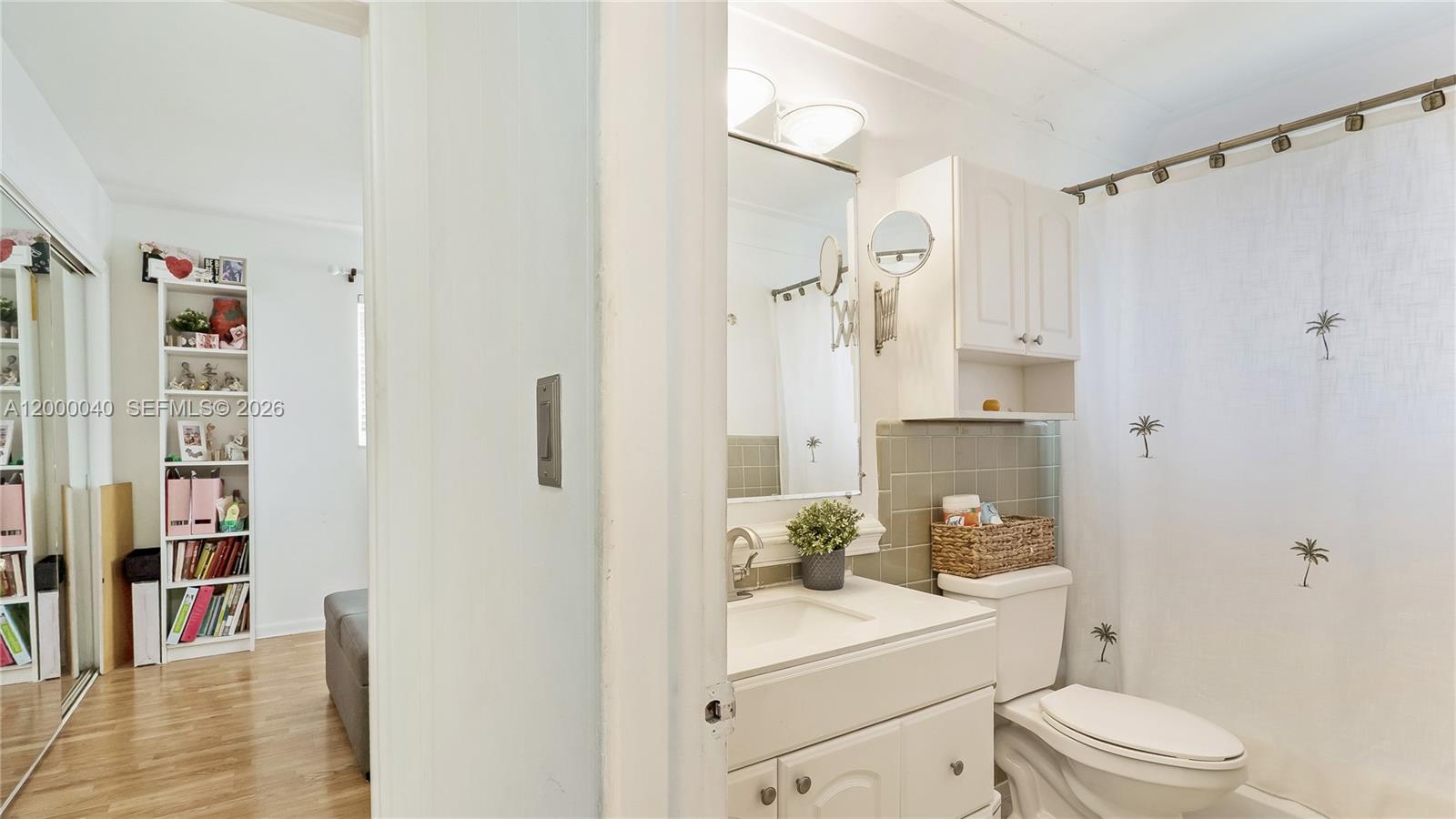 COUNTRY CLUB ESTATES UNIT - Residential