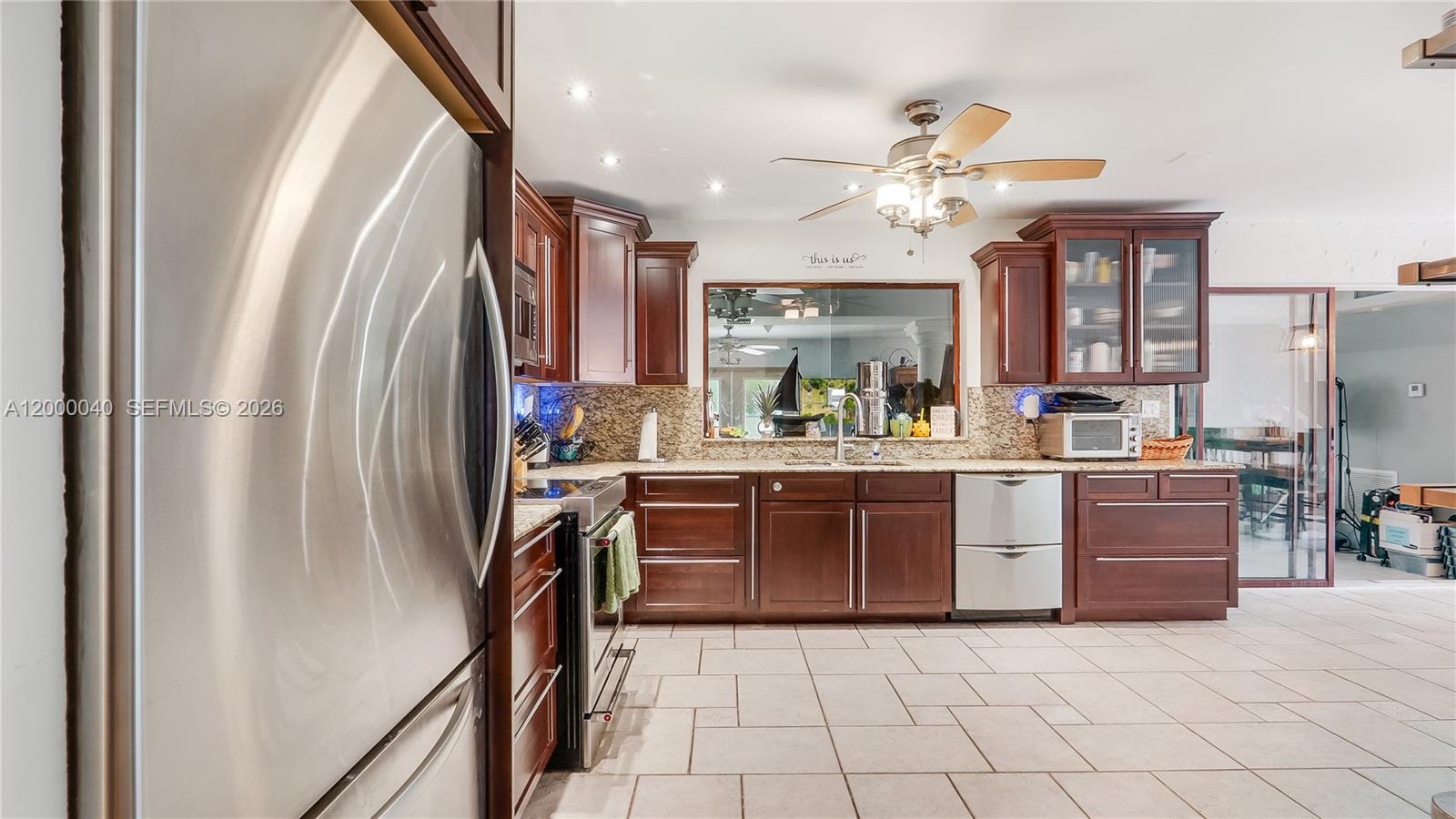 COUNTRY CLUB ESTATES UNIT - Residential