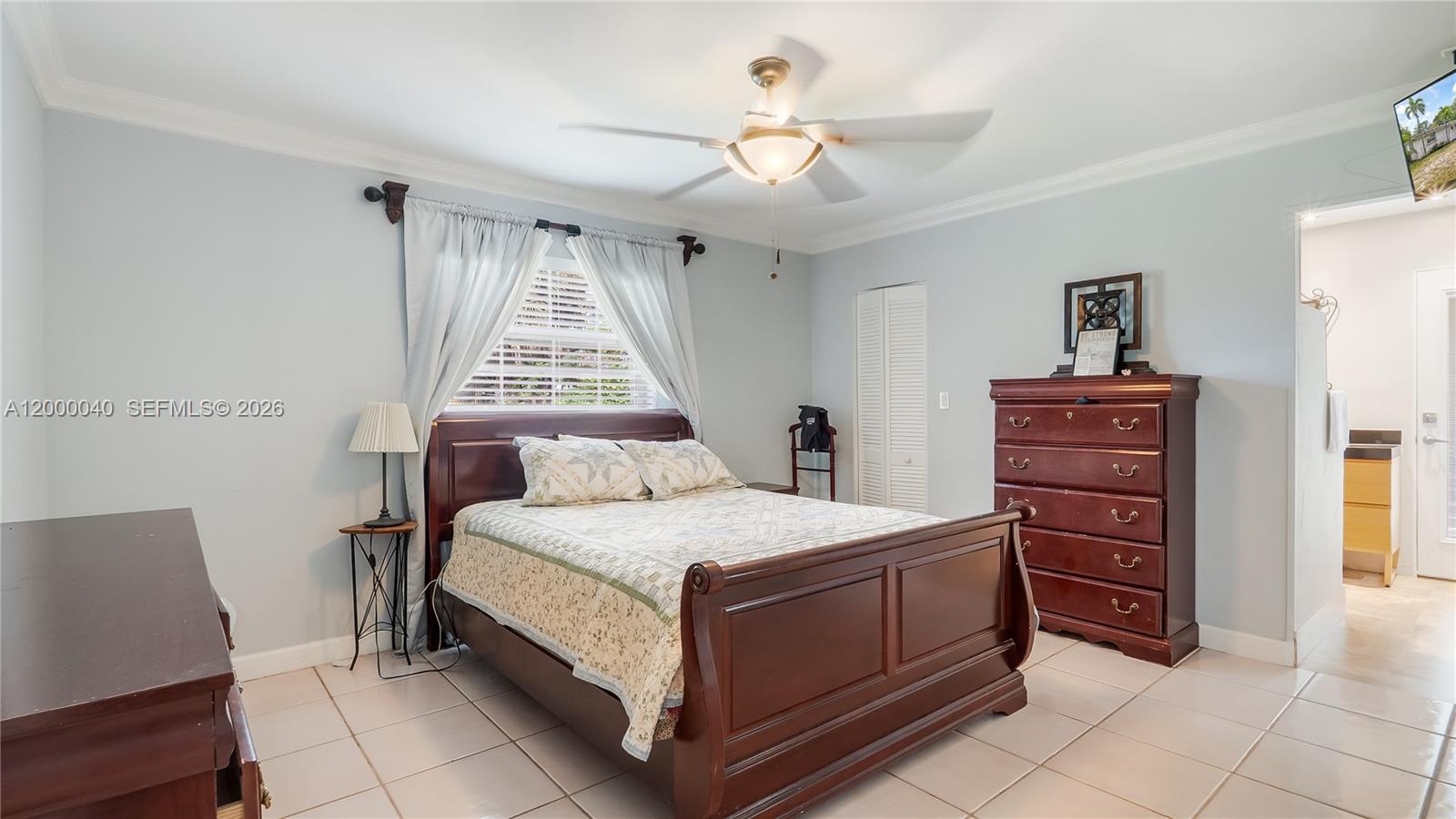 COUNTRY CLUB ESTATES UNIT - Residential