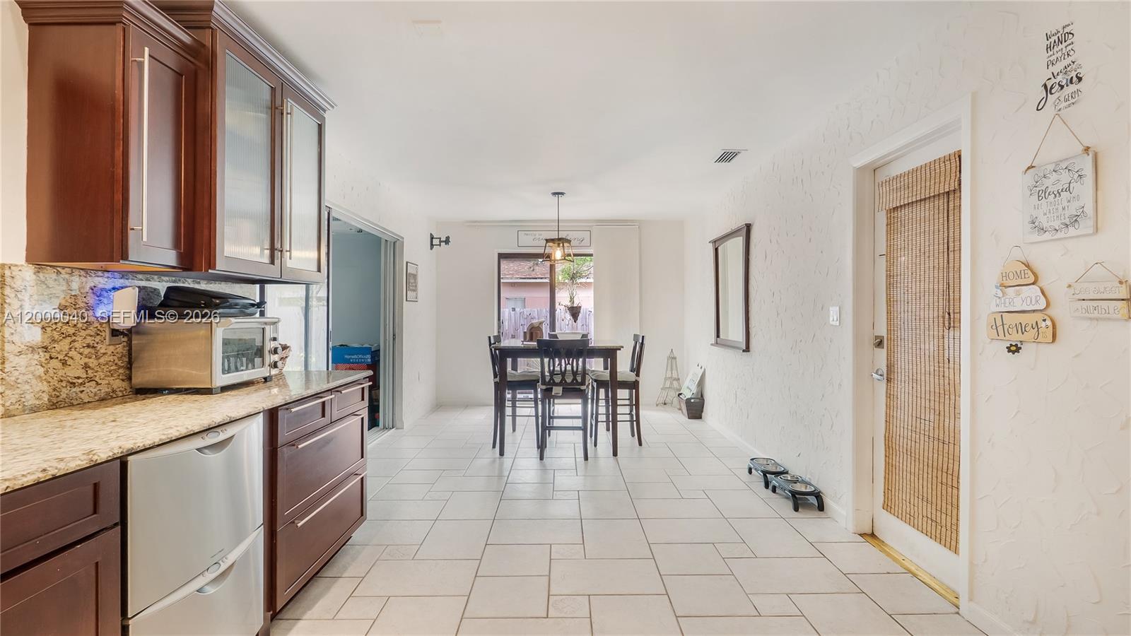 COUNTRY CLUB ESTATES UNIT - Residential