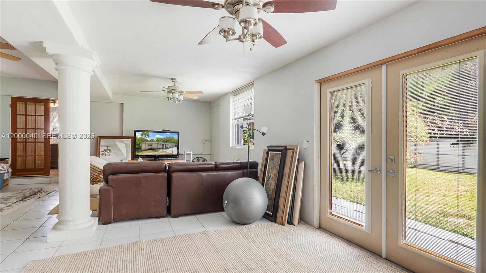 COUNTRY CLUB ESTATES UNIT - Residential