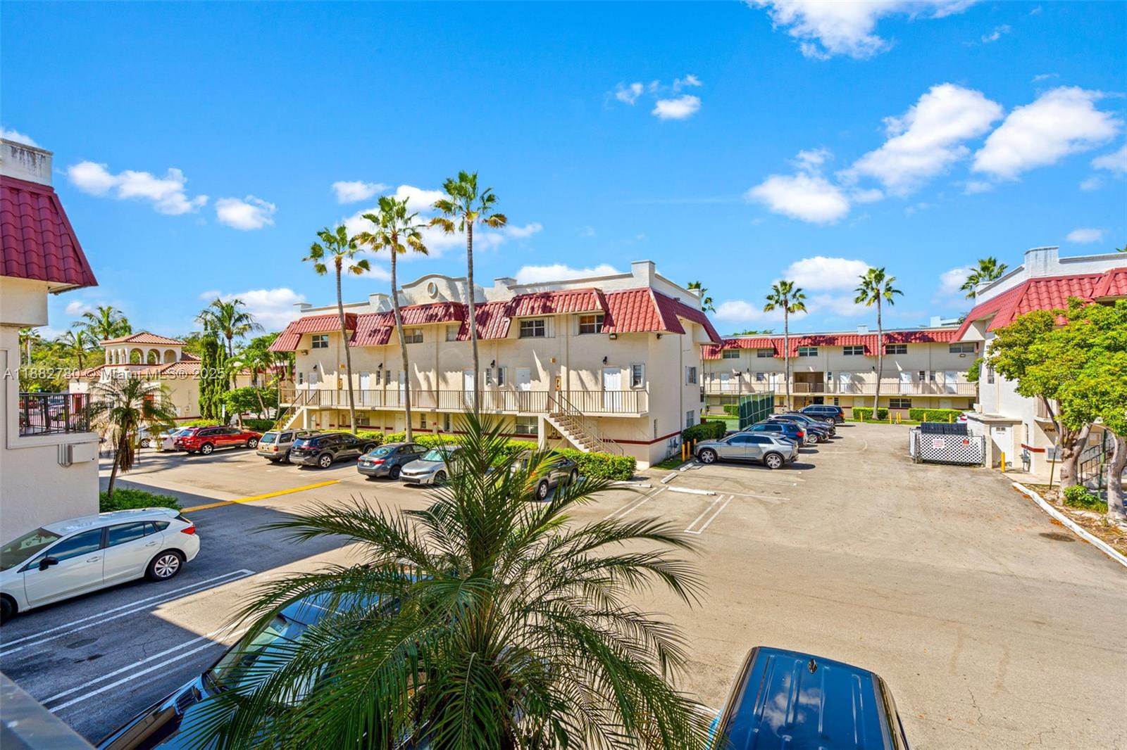 VILLAS OF PINECREST CONDO - Residential Lease