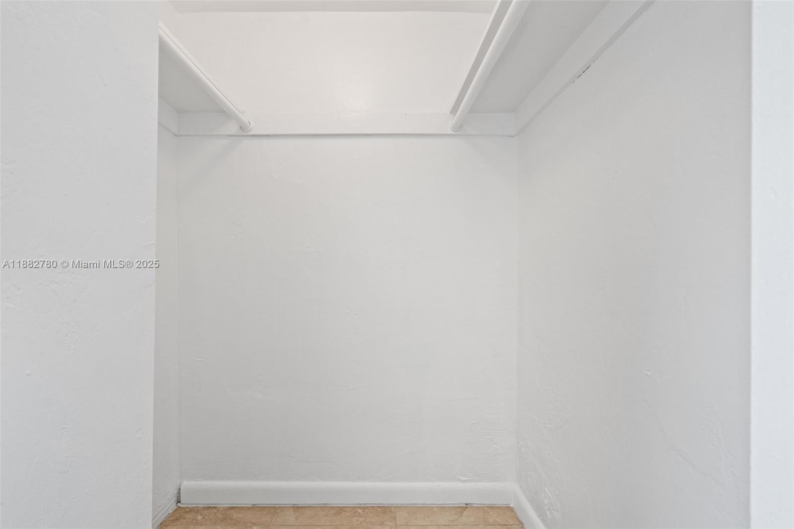 VILLAS OF PINECREST CONDO - Residential Lease