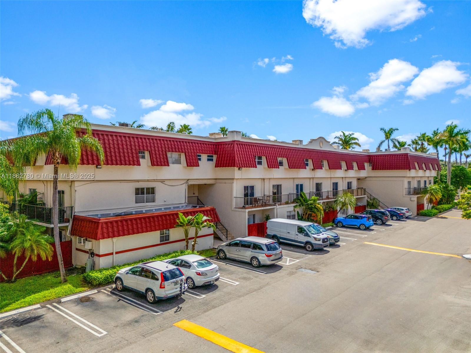 VILLAS OF PINECREST CONDO - Residential Lease