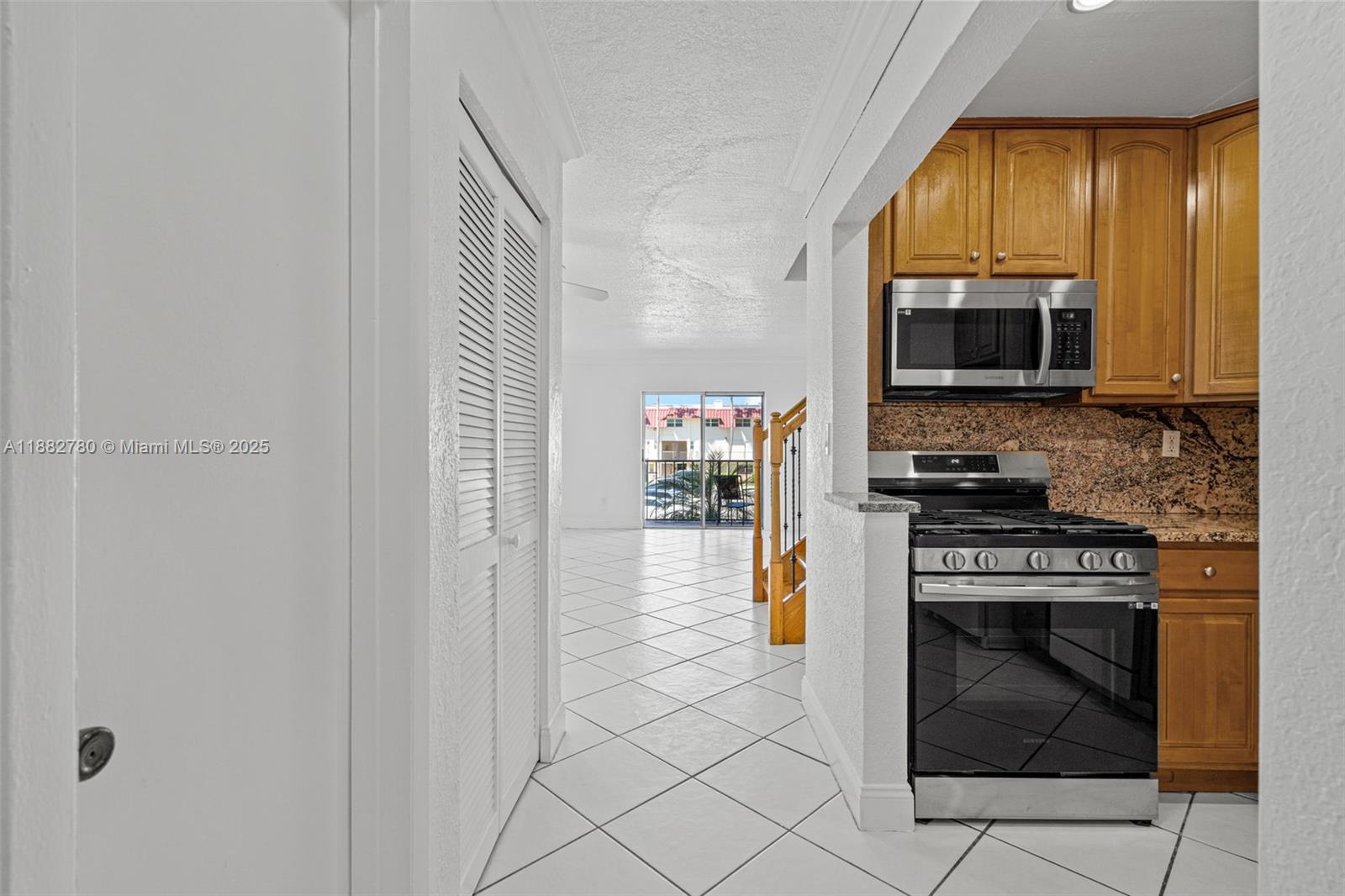 VILLAS OF PINECREST CONDO - Residential Lease