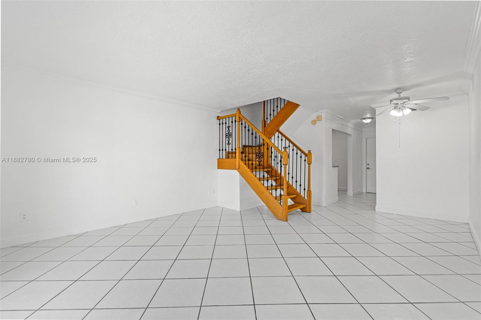 VILLAS OF PINECREST CONDO - Residential Lease