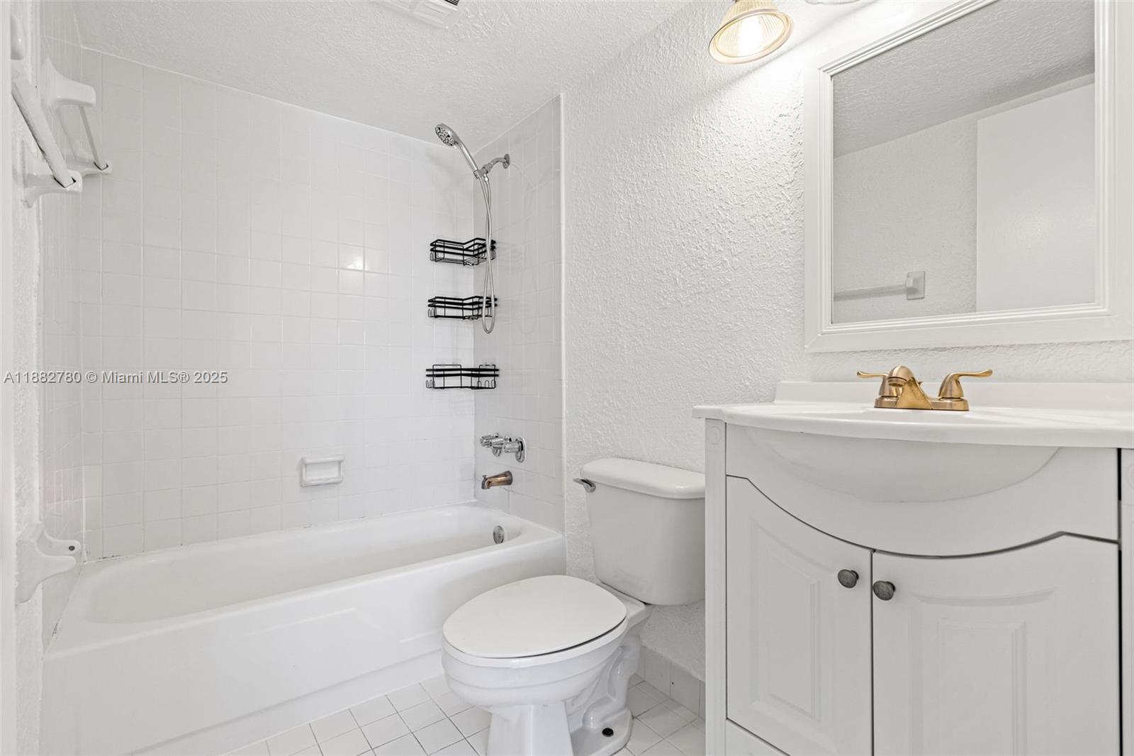 VILLAS OF PINECREST CONDO - Residential Lease