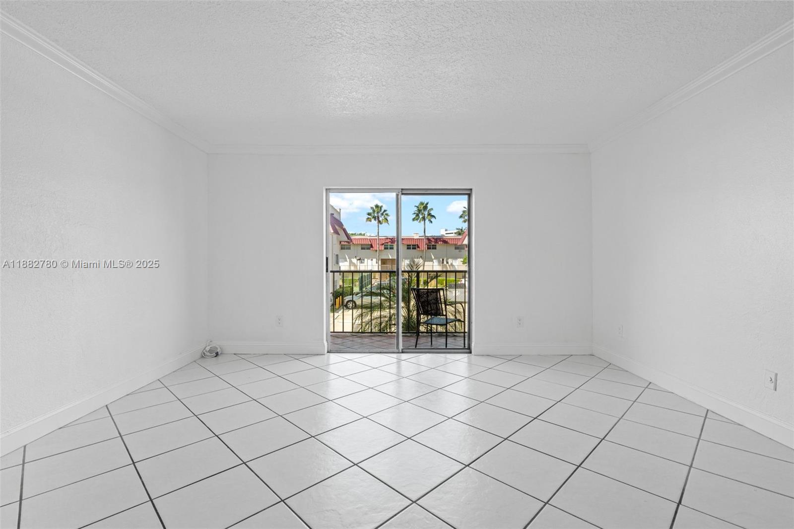 VILLAS OF PINECREST CONDO - Residential Lease