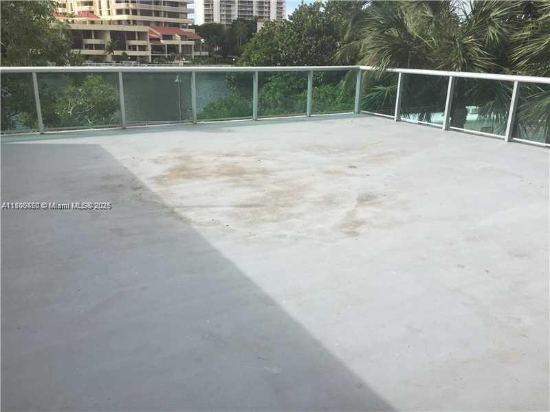 OCEANVIEW BUILDING A COND - Residential