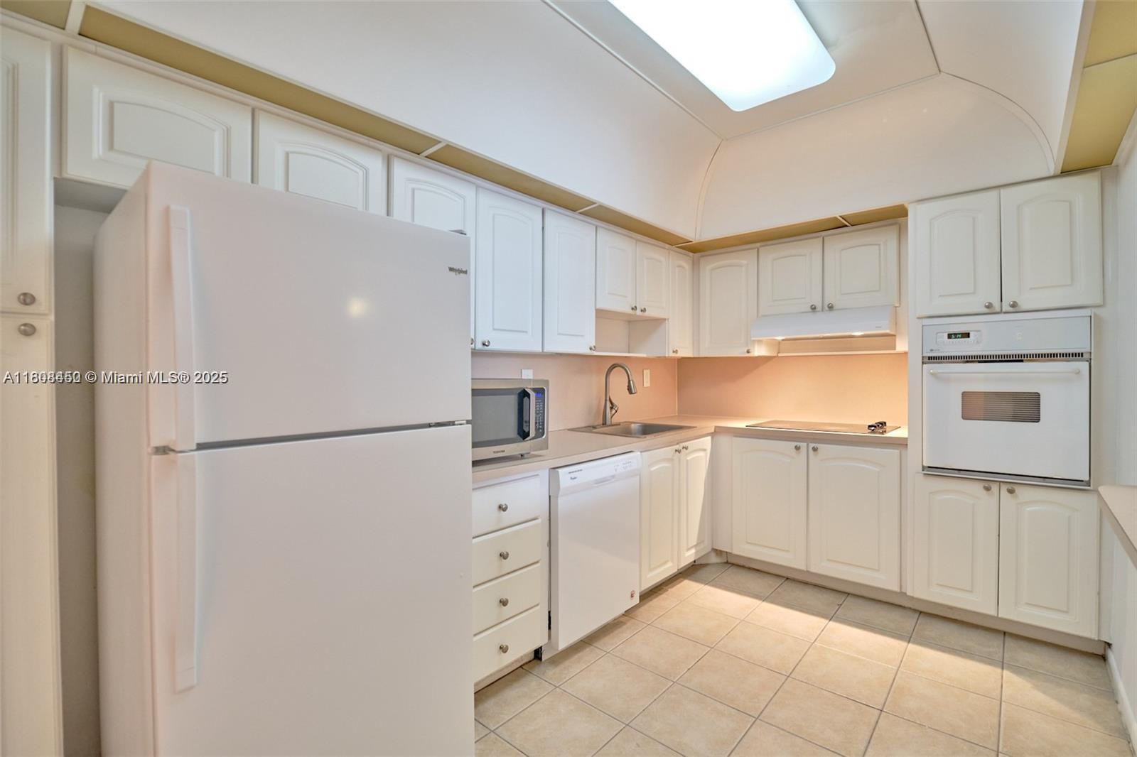 OCEANVIEW BUILDING A COND - Residential