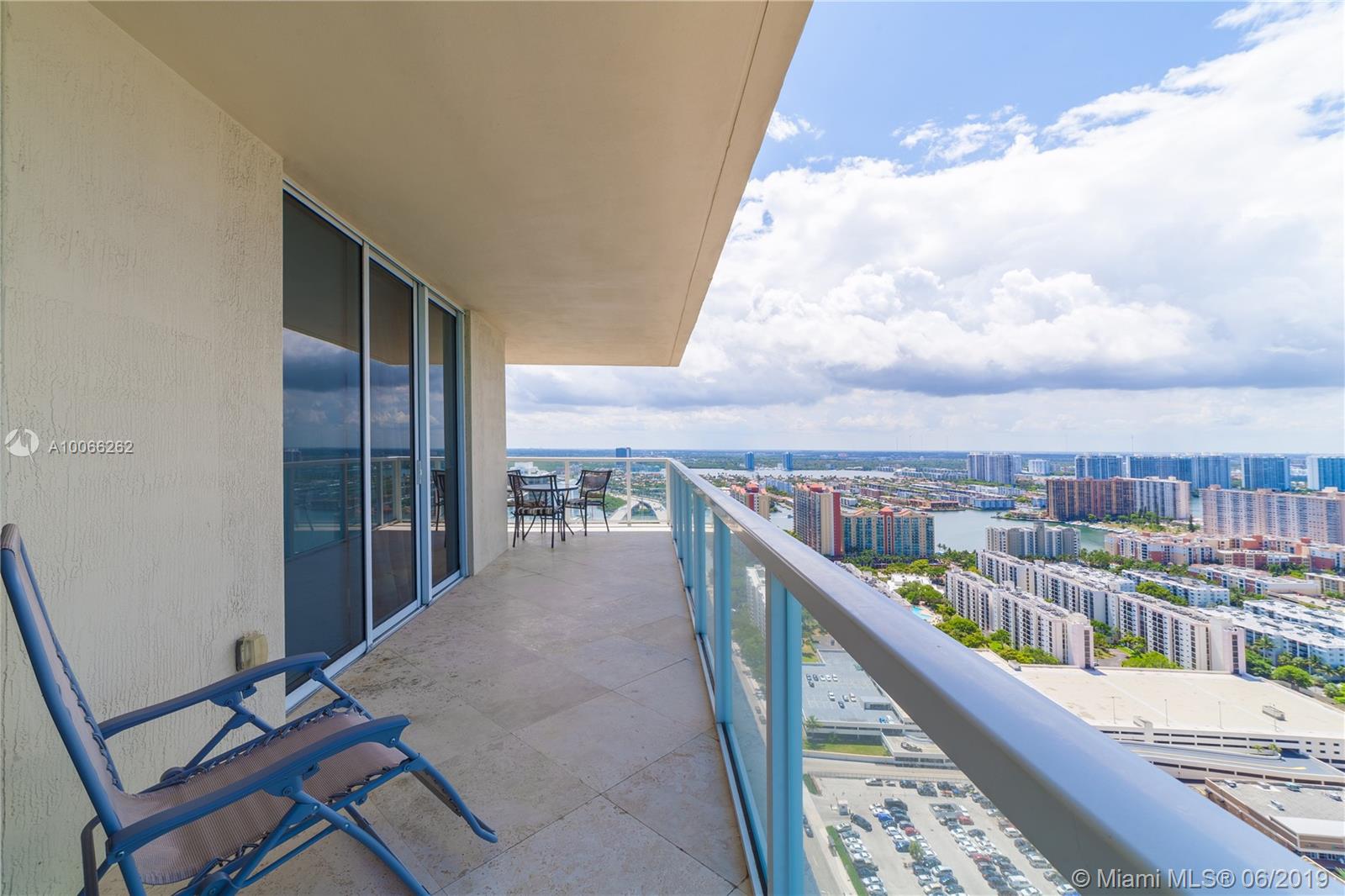 La Perla Condo - Residential Lease