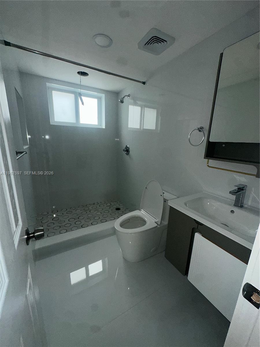 BISC BEACH SUB - Residential Lease