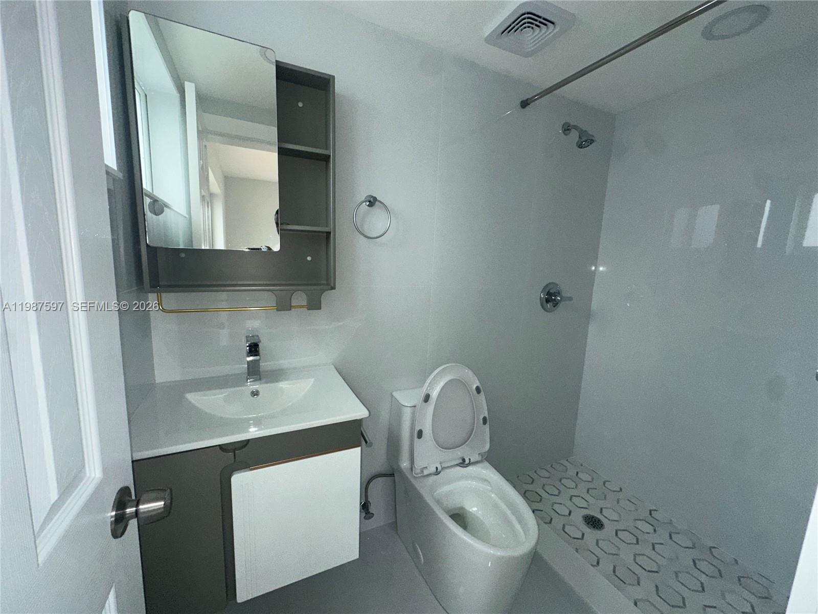 BISC BEACH SUB - Residential Lease