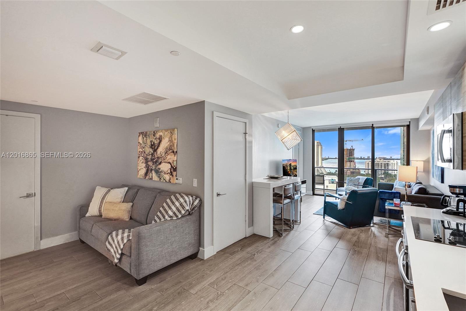 3401 MIDTOWN CONDO - Residential