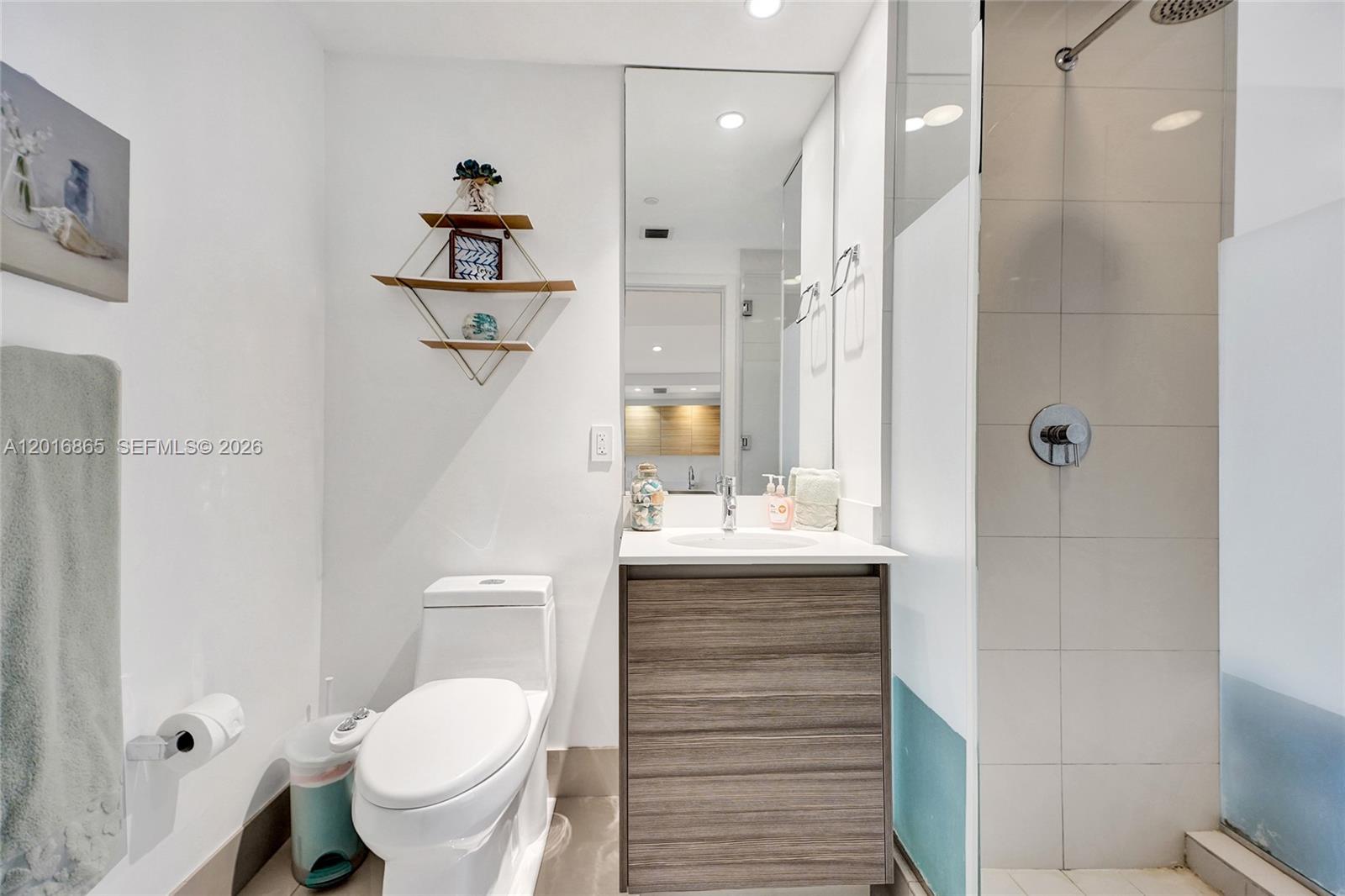 3401 MIDTOWN CONDO - Residential