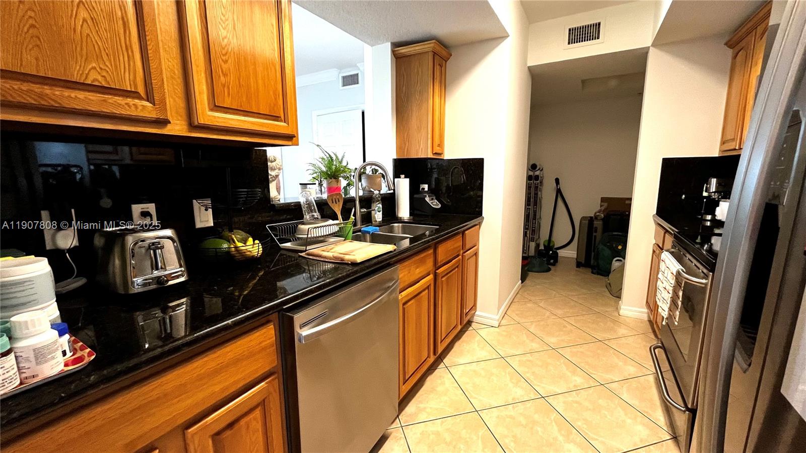 KEYSTONE PARK CONDO - Residential Lease