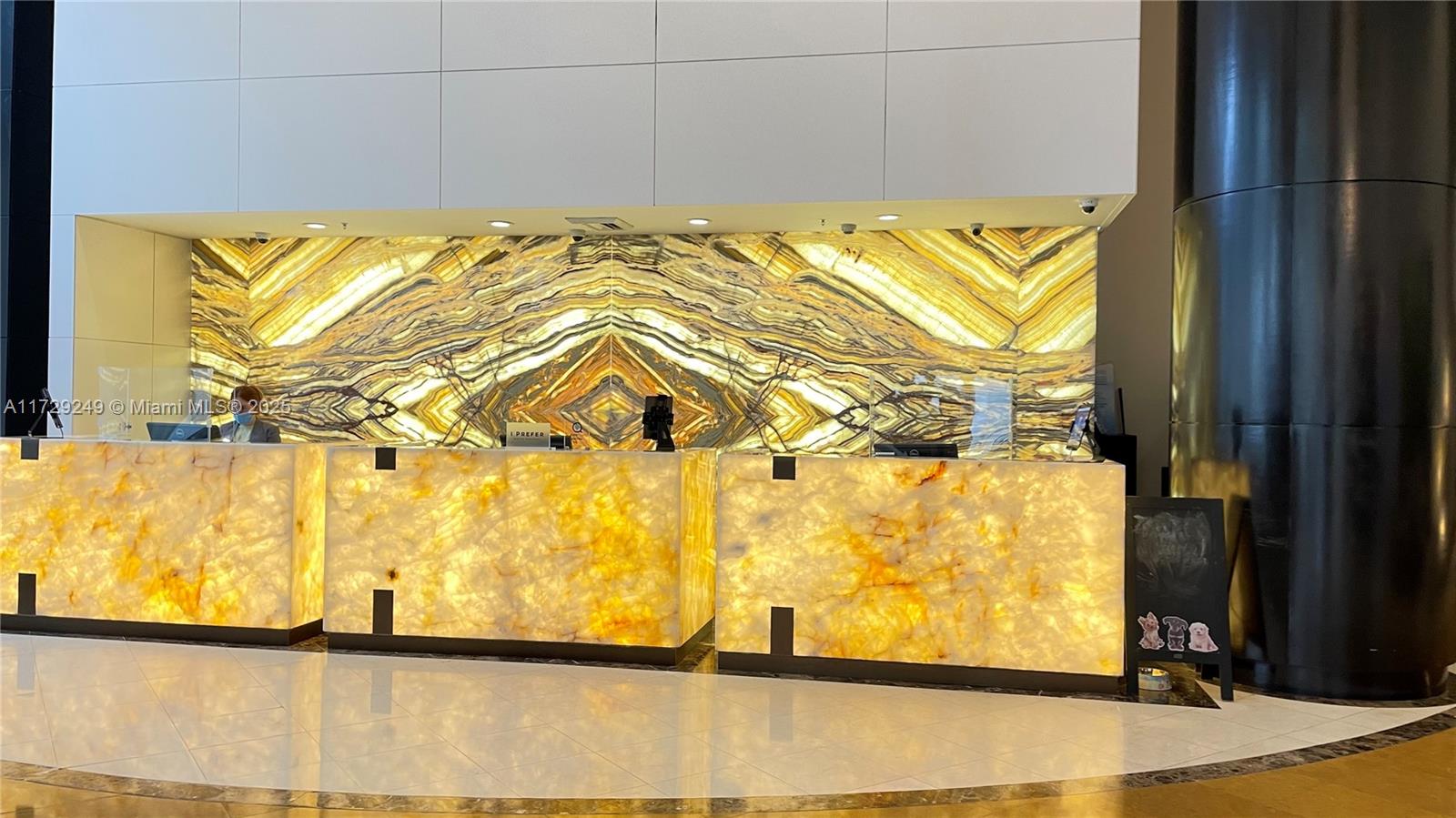 TRUMP INTERNATIONAL SONES - Residential