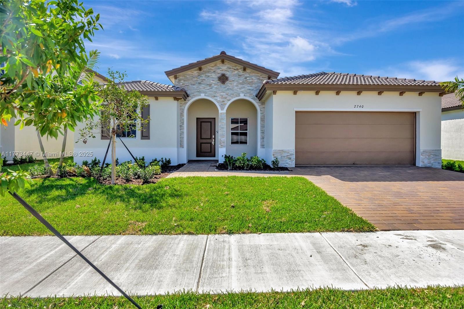 Rental Property at 2740 Se Se 23 Ave 2740, Homestead, Miami-Dade County, Florida - Bedrooms: 5 
Bathrooms: 3  - $4,750 MO.