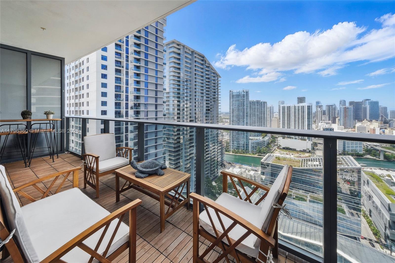 Rental Property at 45 Sw 9th St 3309, Miami, Broward County, Florida - Bedrooms: 1 
Bathrooms: 2  - $4,200 MO.