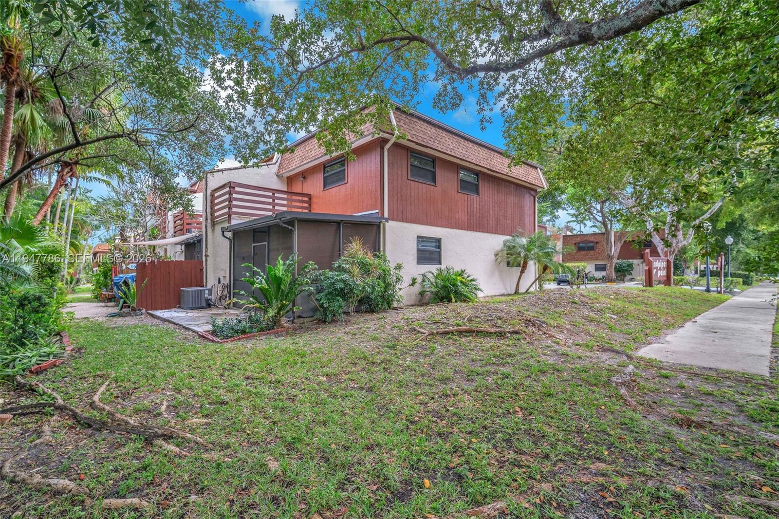 SANDPIPER POINT - Residential