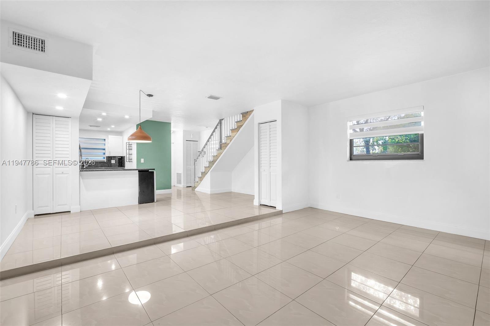 SANDPIPER POINT - Residential