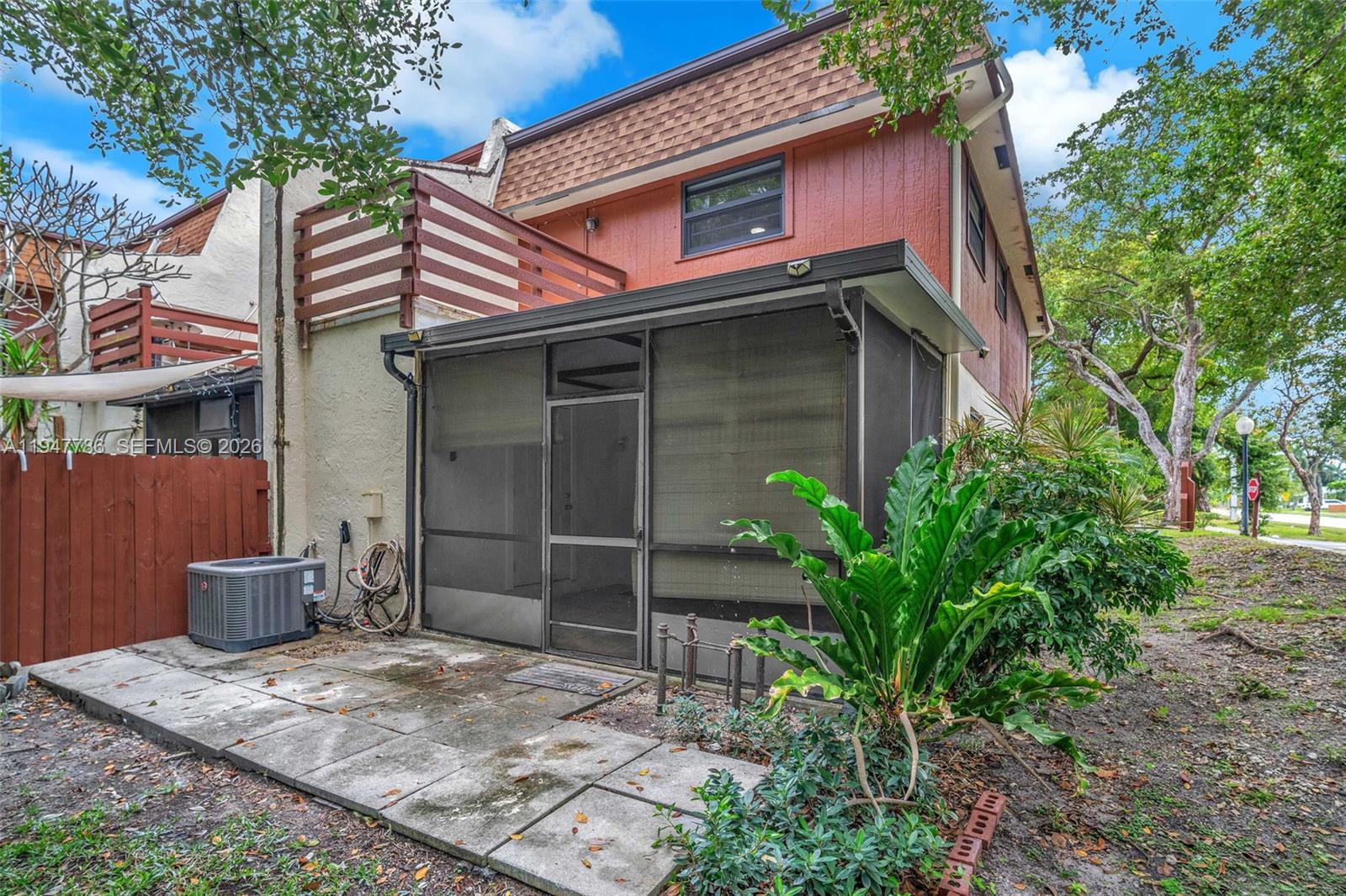 SANDPIPER POINT - Residential