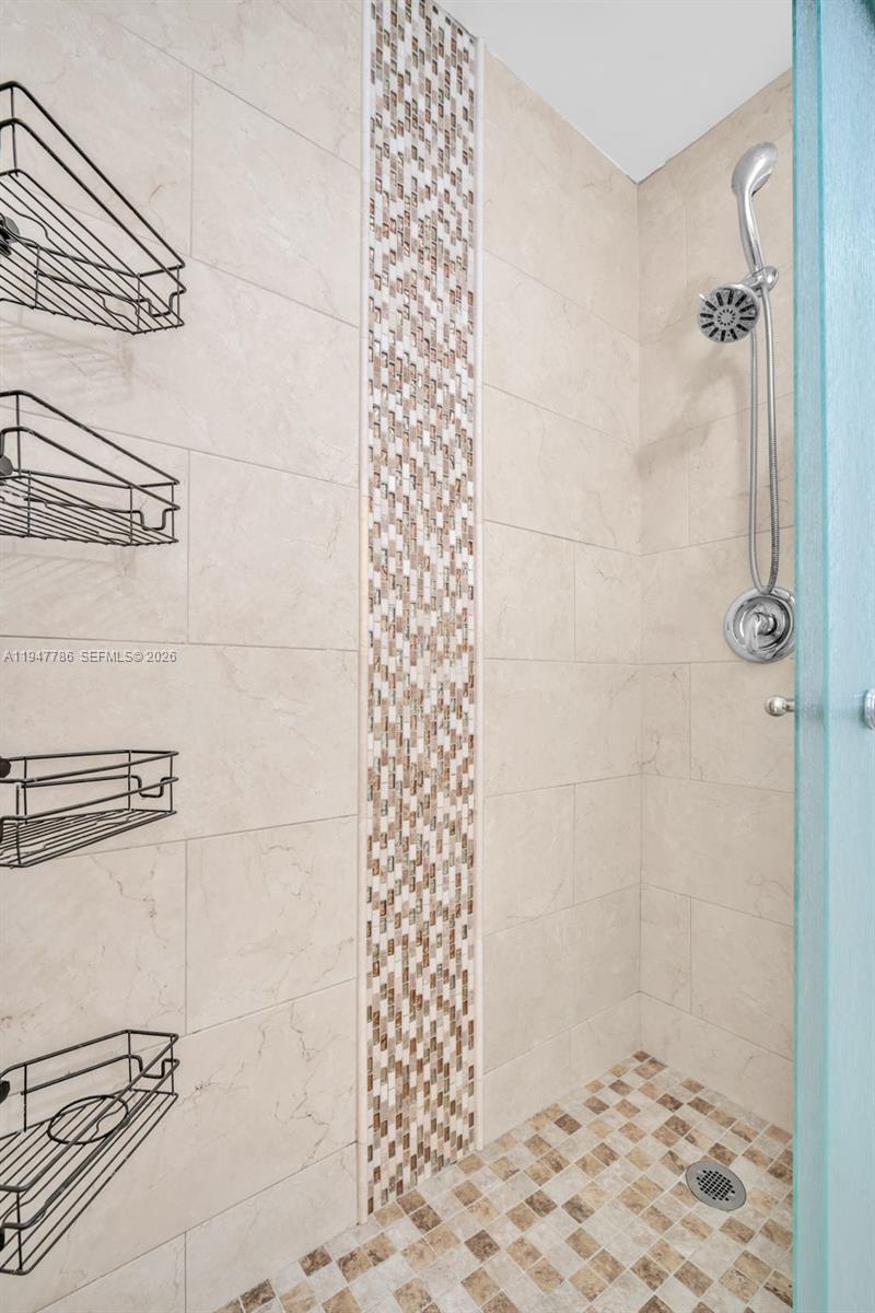 SANDPIPER POINT - Residential