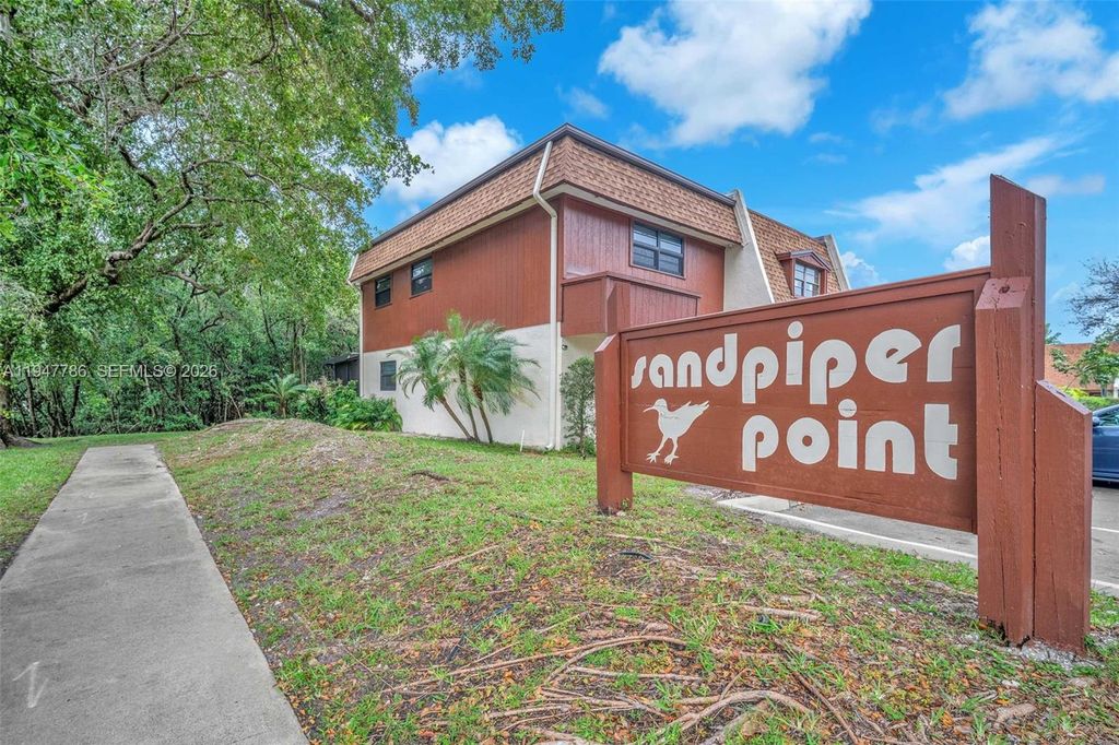 Photo of Hollywood, FL 33020 (MLS # A11947786)