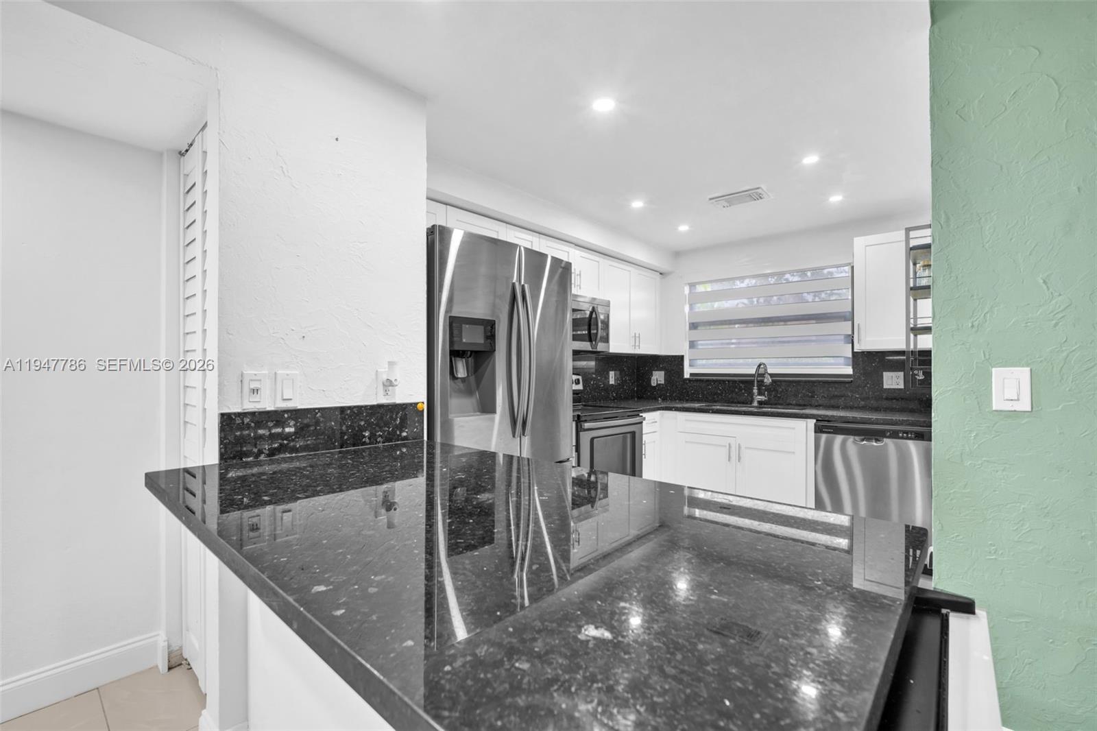 SANDPIPER POINT - Residential