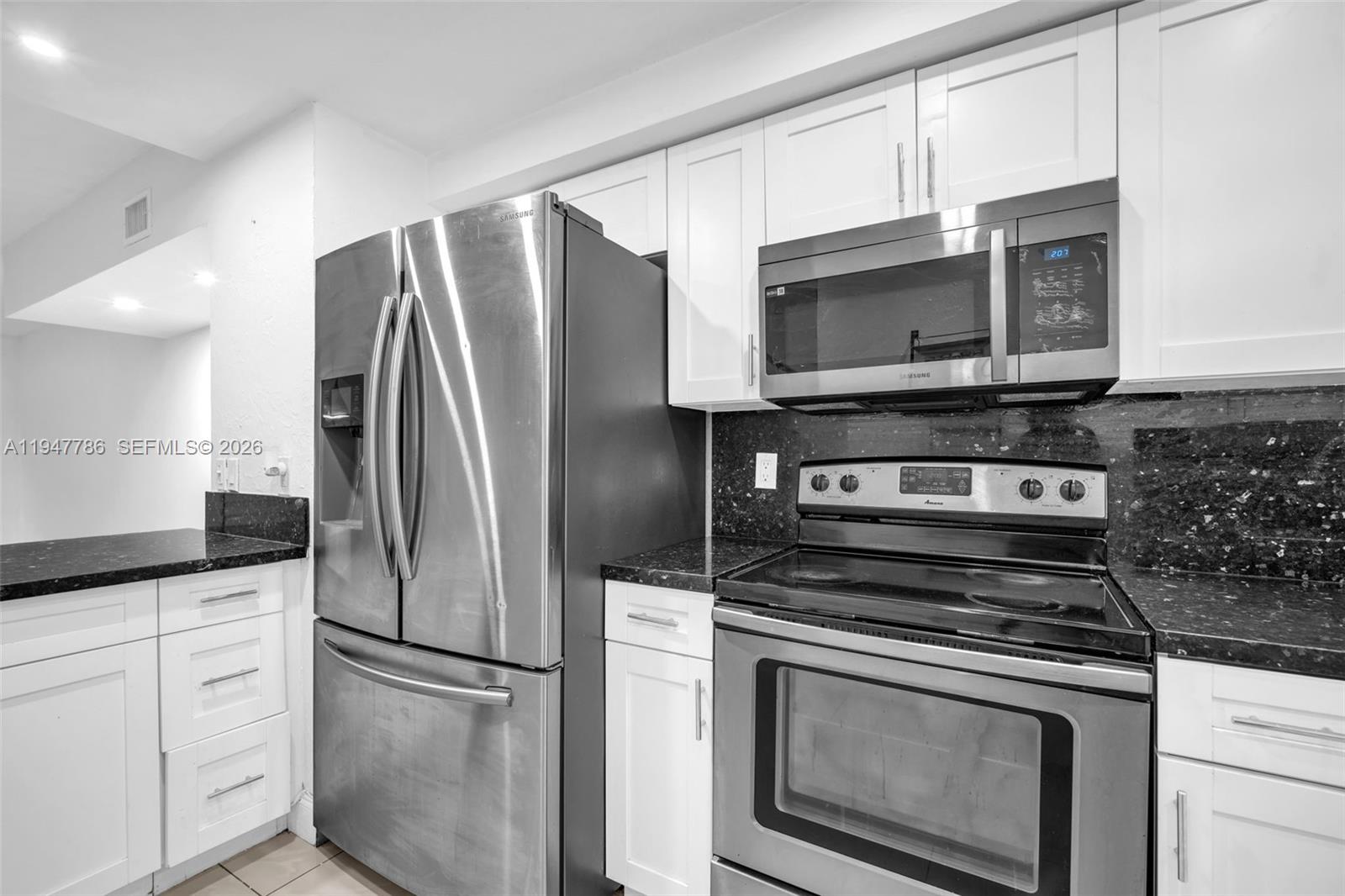 SANDPIPER POINT - Residential