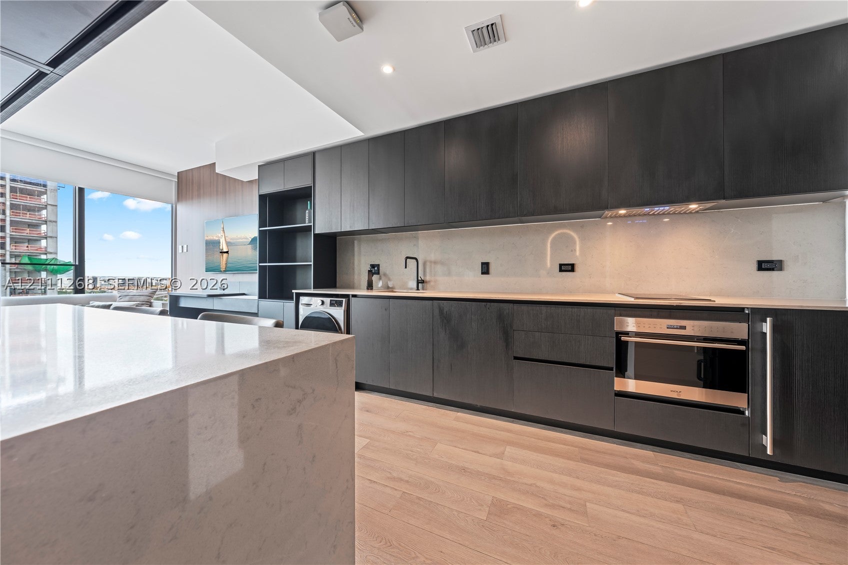 20 NE 11th St 2211