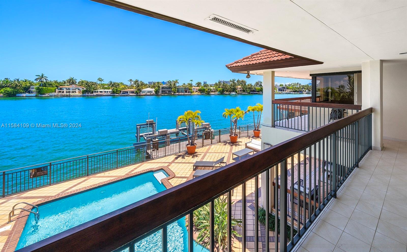 SAN MARINO ISLAND - Residential