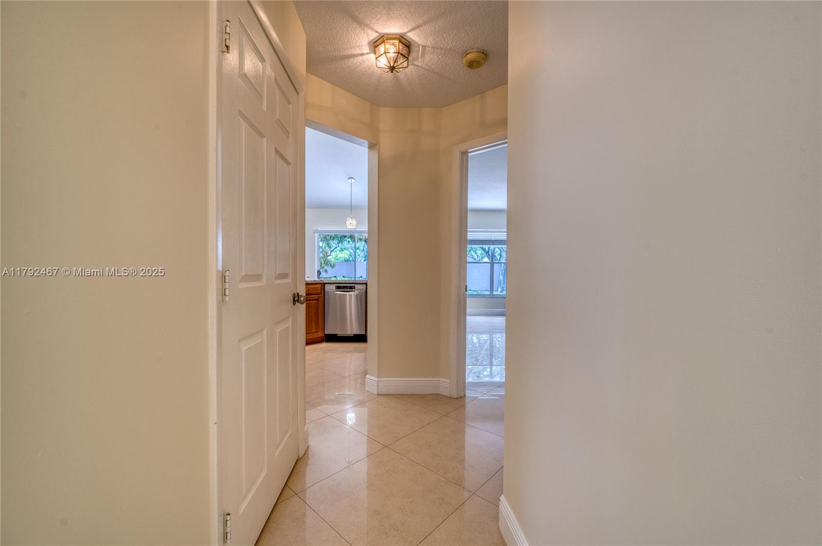 EMBASSY LAKES - Residential