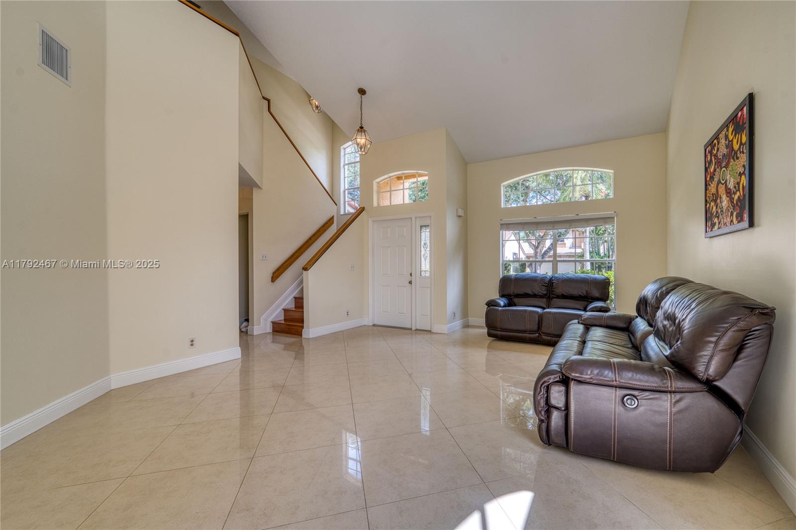 EMBASSY LAKES - Residential