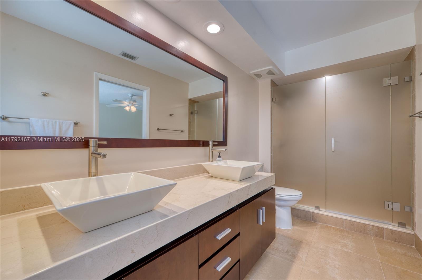 EMBASSY LAKES - Residential