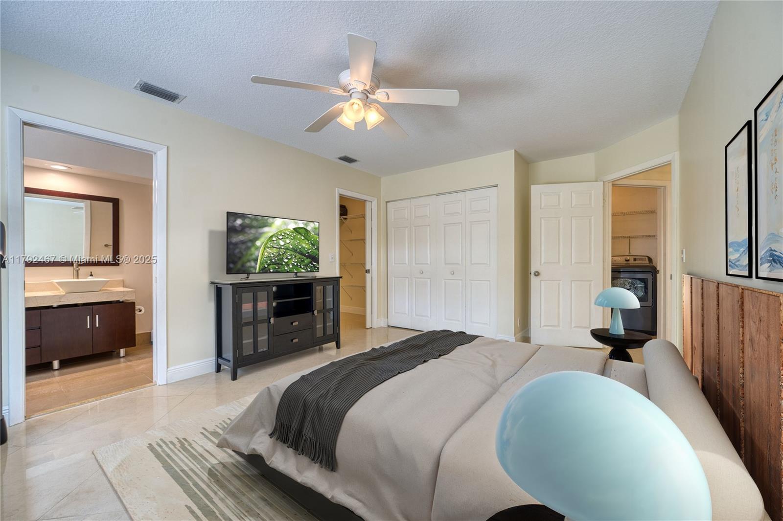 EMBASSY LAKES - Residential