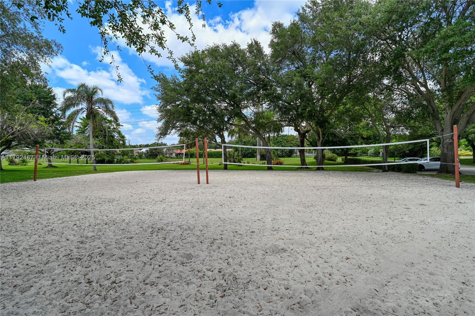 EMBASSY LAKES - Residential