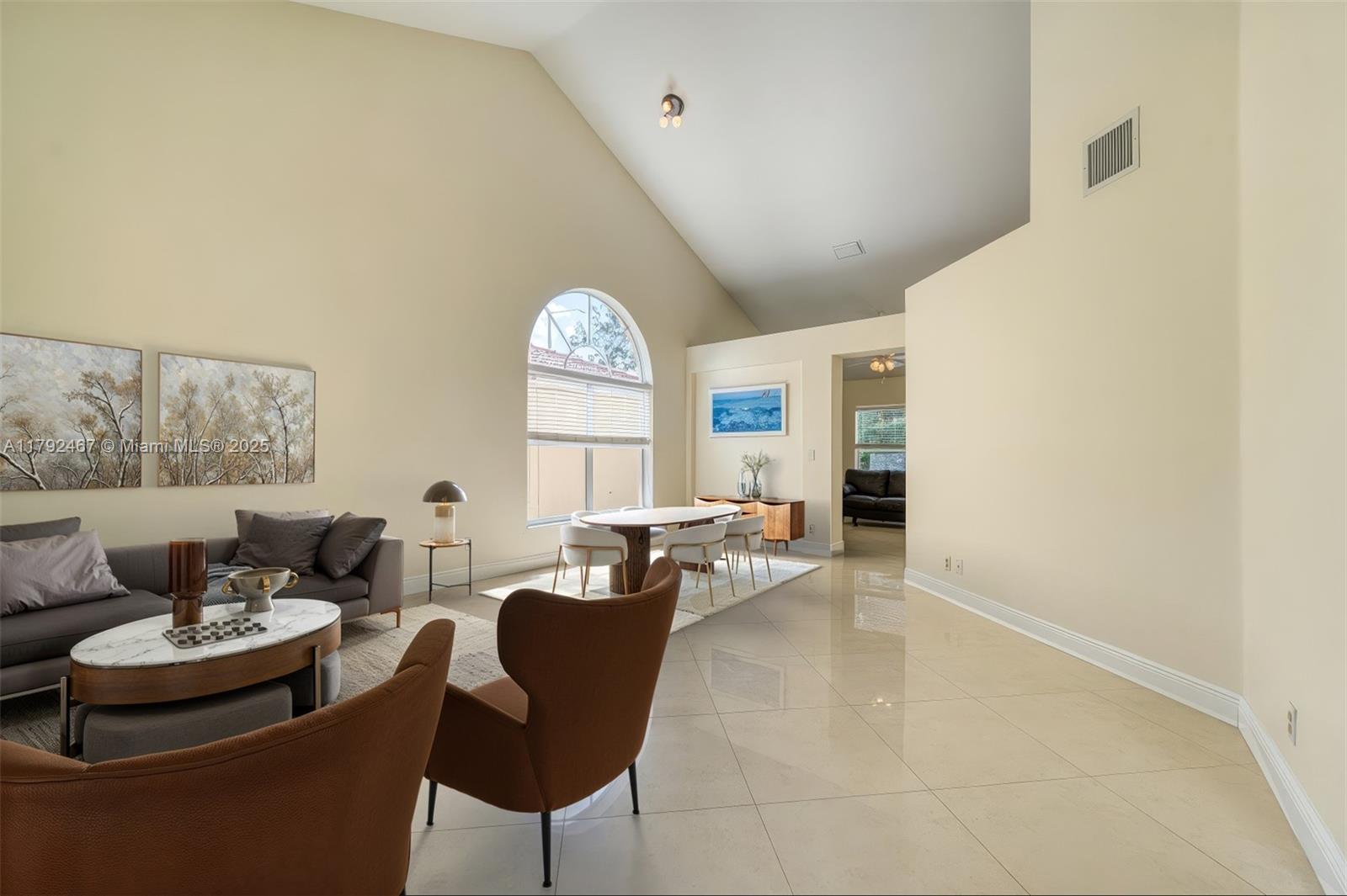 EMBASSY LAKES - Residential