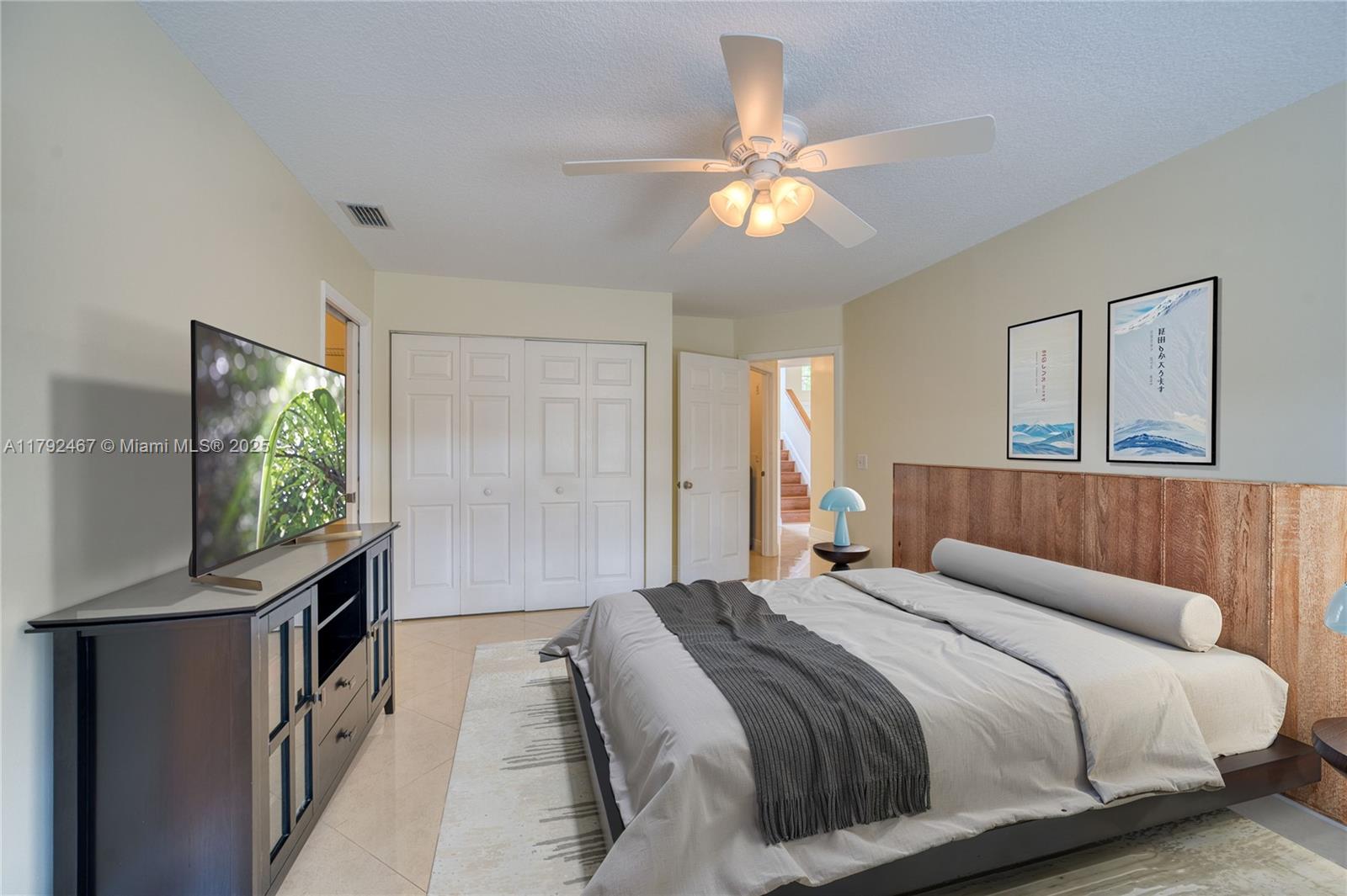 EMBASSY LAKES - Residential