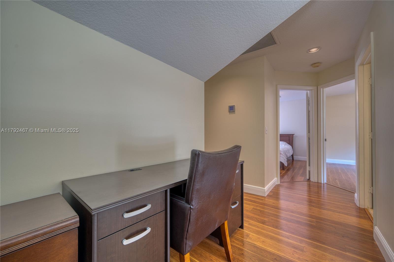 EMBASSY LAKES - Residential