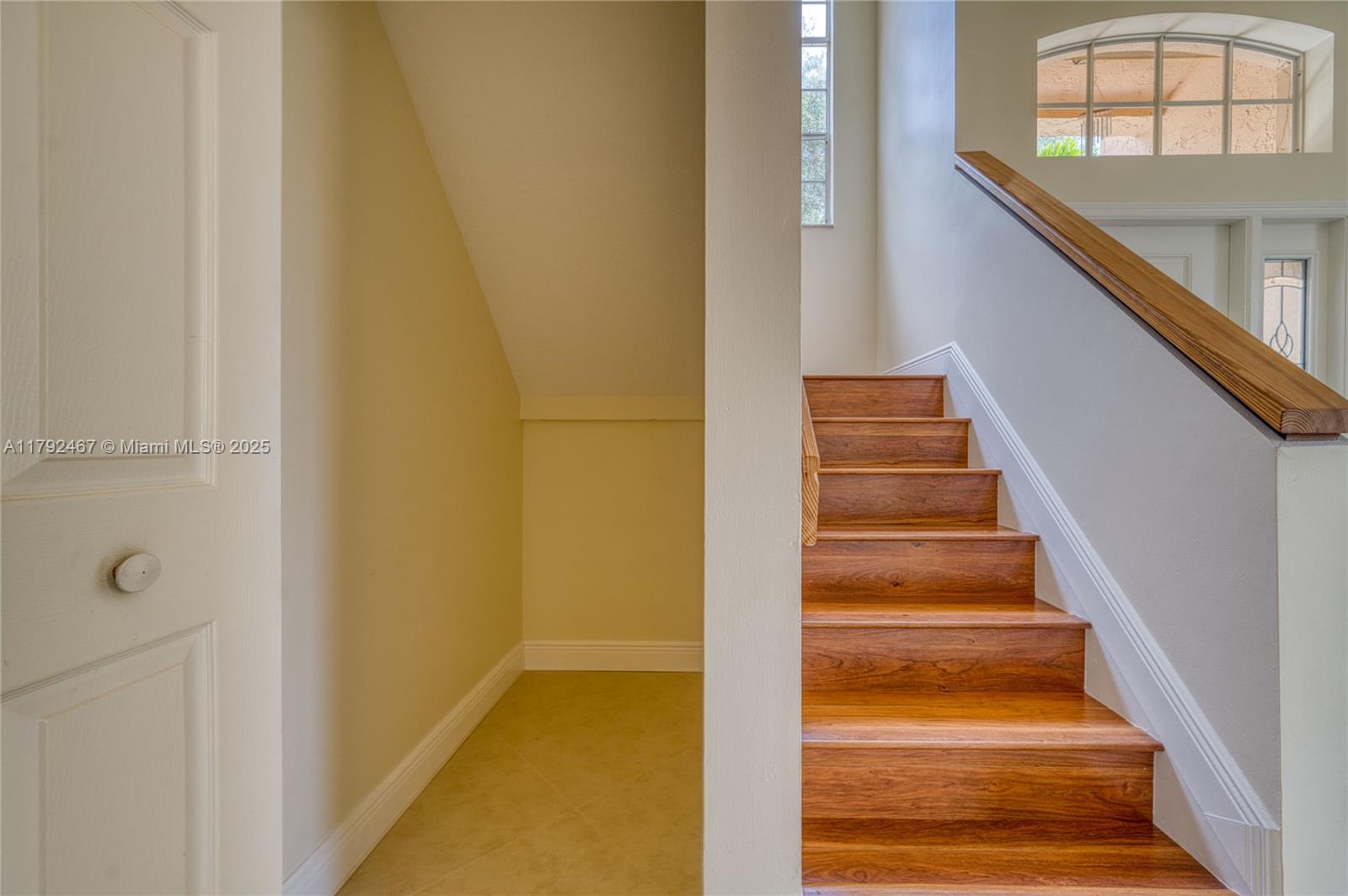 EMBASSY LAKES - Residential