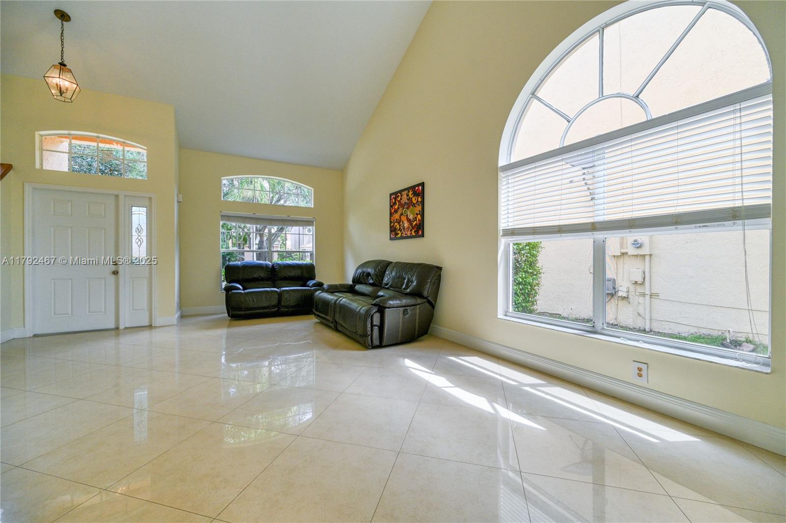 EMBASSY LAKES - Residential