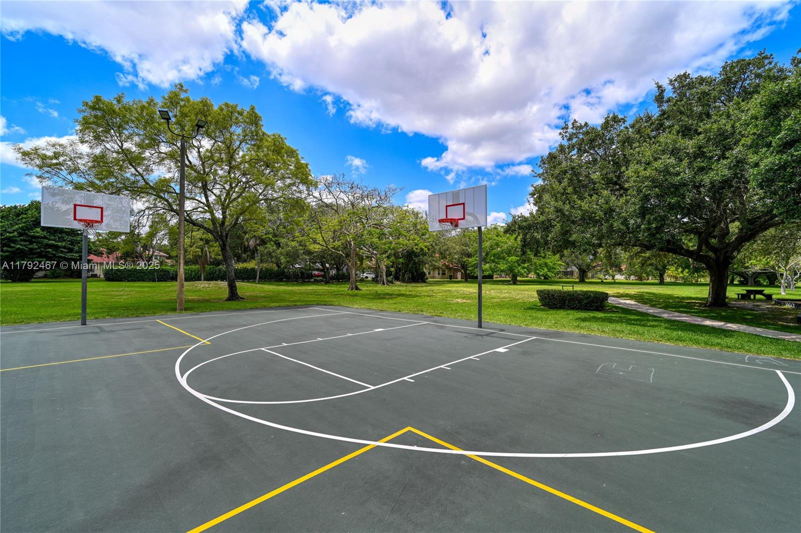 EMBASSY LAKES - Residential