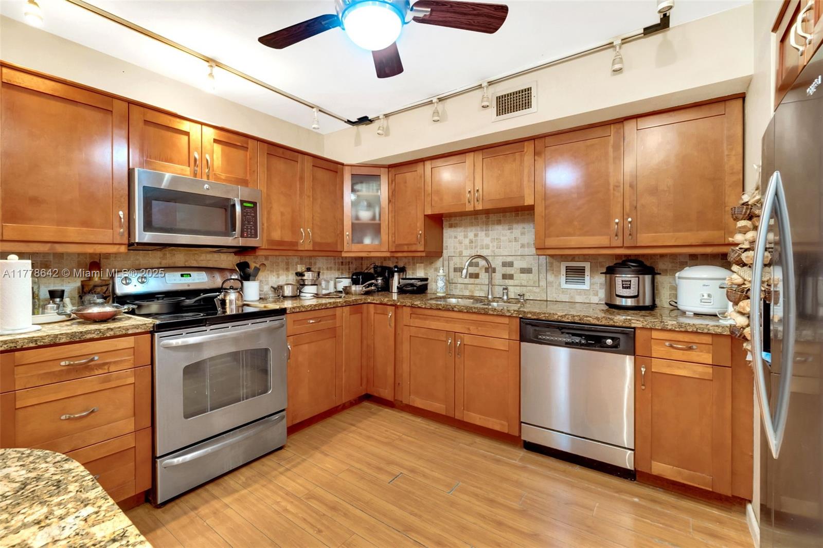 Property for Sale at 2812 N 46th Ave G367, Hollywood, Broward County, Florida - Bedrooms: 2 
Bathrooms: 3  - $249,900