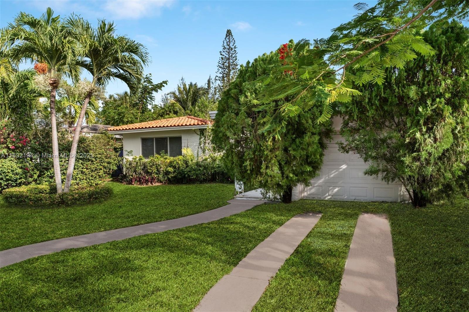 330 N Shore Dr
