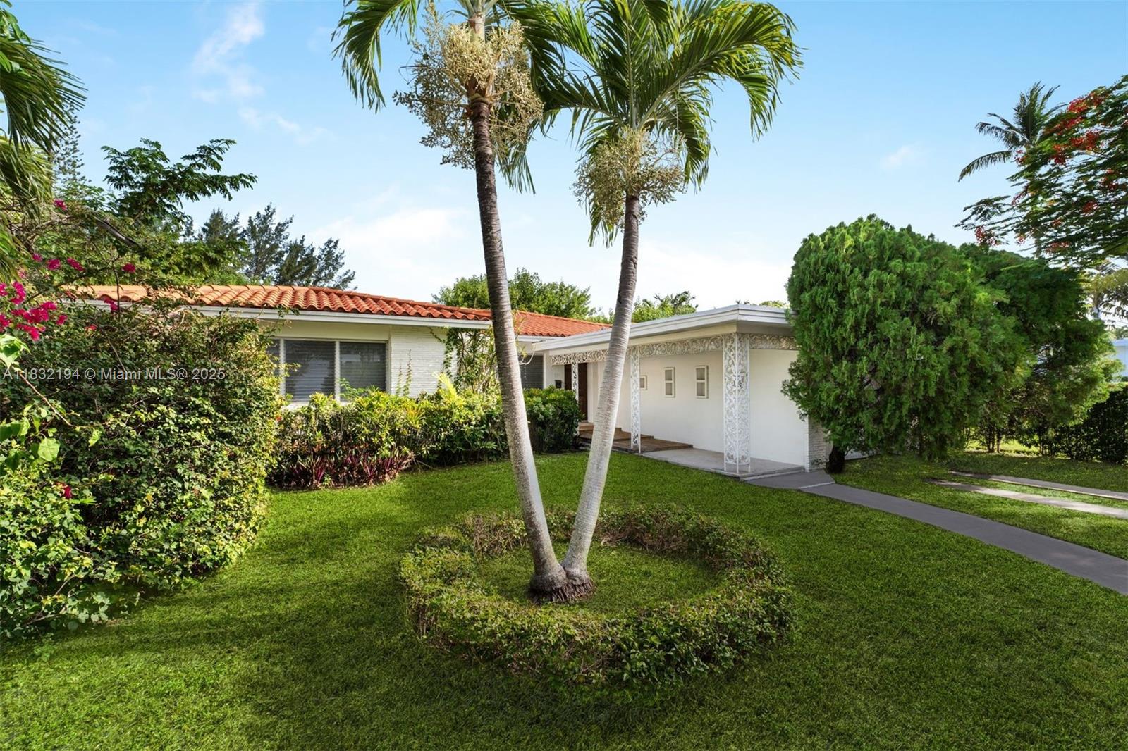 330 N Shore Dr